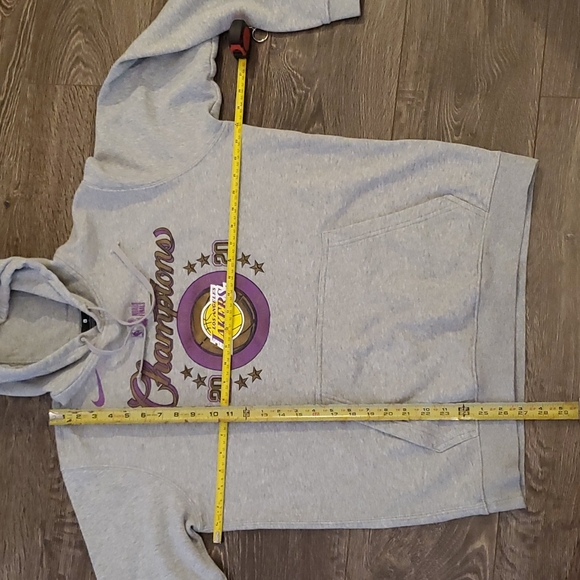 ๐๐ Los Angeles Lakers Nike 2020 NBA Finals Champions Locker Room Hoodie Men's - Picture 9 of 12
